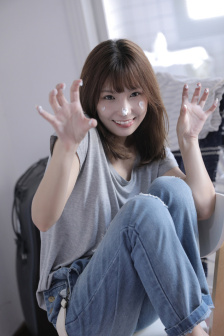 美女大便GIRLPOOPING